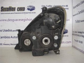 FARO DERECHO TOYOTA COROLLA VERSO (R1)