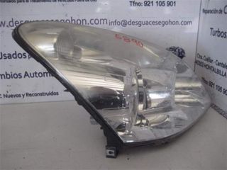 FARO DERECHO TOYOTA COROLLA VERSO (R1)