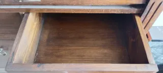 Cómoda de madera con 7 cajones