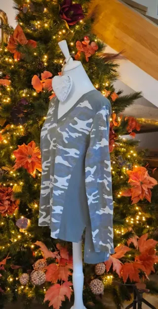 Blusa fluída verde escote V