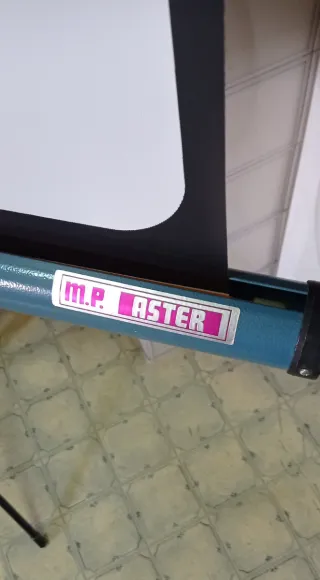 Pantalla Proyector Modern Plastic M.P. ASTER 130.