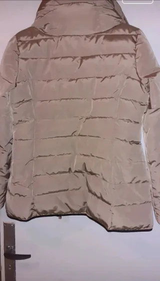 Plumas Etam beige acolchado