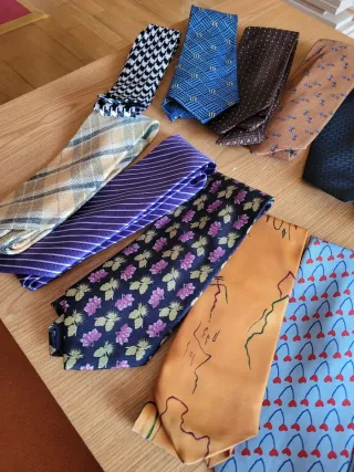 Lote de 23 corbatas de hombre