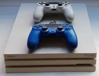 Consola PS4 Pro Blanca + 2 Mandos