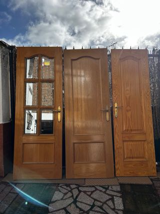 Puertas de madera con cristal y macizas