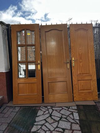 Puertas de madera con cristal y macizas