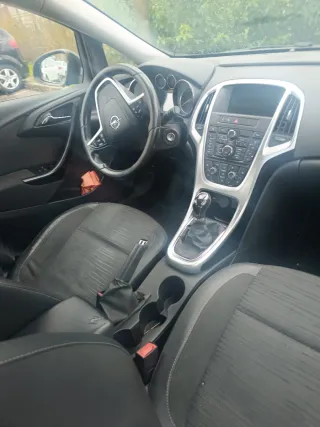 Opel Astra 2015 5 p Cosmo