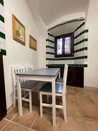 JUEGO DE COMEDOR CON 4 SILLAS