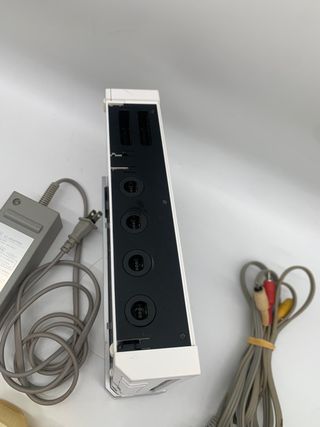 Nintendo Wii Completa + 4 Mandos + WiiSport