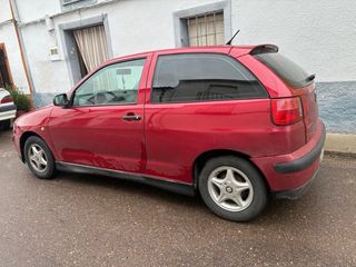 SEAT Ibiza 2001 cambio por moto 125