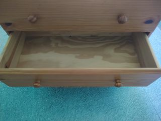 Cómoda de madera con 5 cajones