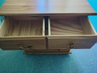 Cómoda de madera con 5 cajones