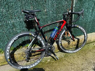 Bicicleta de carretera Giant Negra/Roja