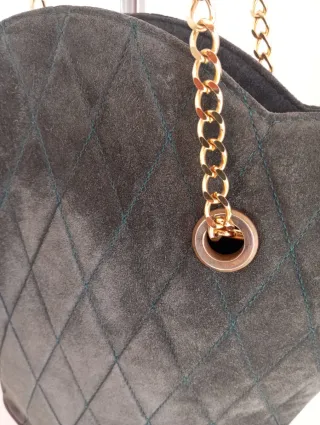 Borsa vintage trapuntata con catena dorata