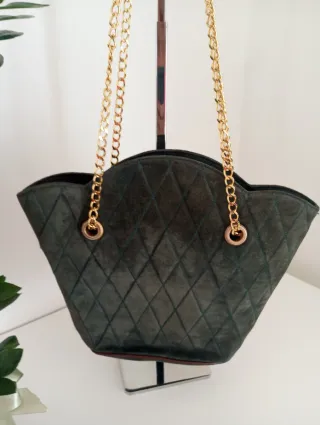 Borsa vintage trapuntata con catena dorata