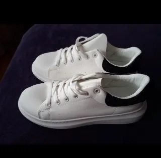 Zapatillas DEMAX Blancas y Negras