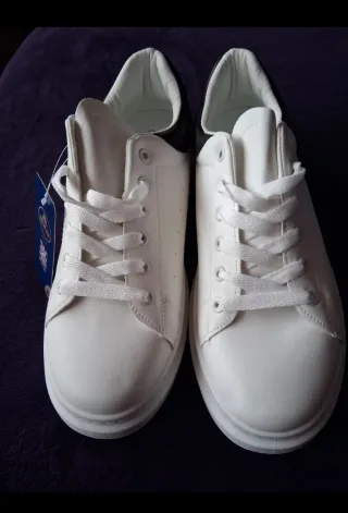 Zapatillas DEMAX Blancas y Negras
