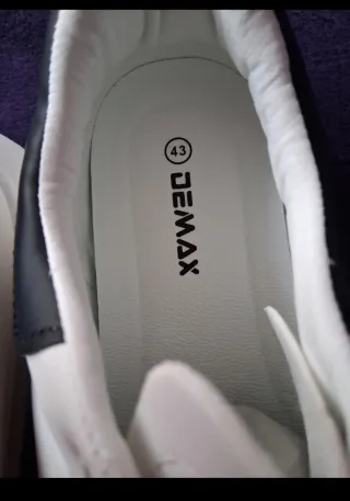 Zapatillas DEMAX Blancas y Negras