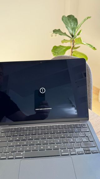 MacBook Air 13 (2022) - Funciona solo la Pantalla