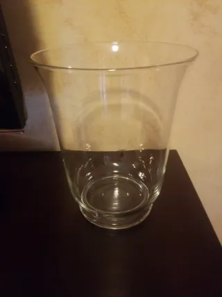 Vaso trasparente in vetro