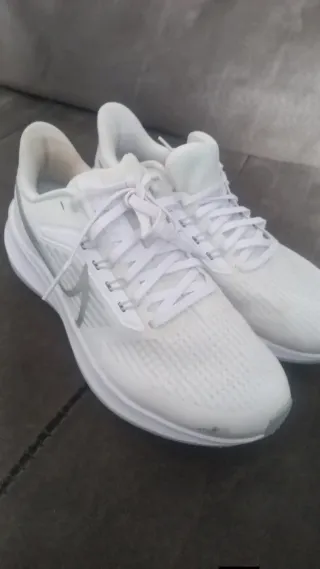 Zapatillas deportivas blancas