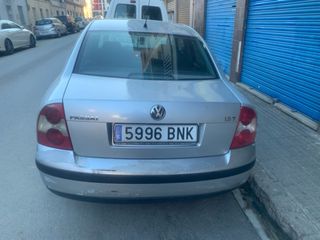 Volkswagen Passat 2001