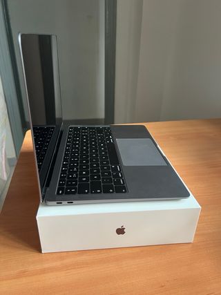 MacBook Air 13 2020 i7 2020 16GB RAM 500GB SSD