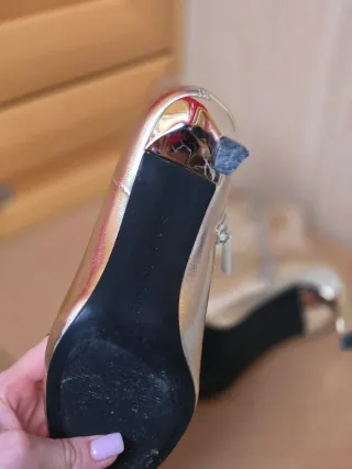 Botas doradas tacón aguja talla 37