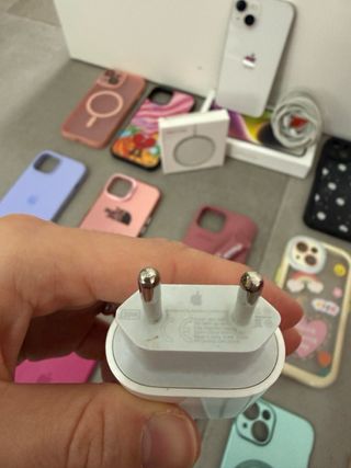 iPhone 14 Blanco + Fundas y Cargador