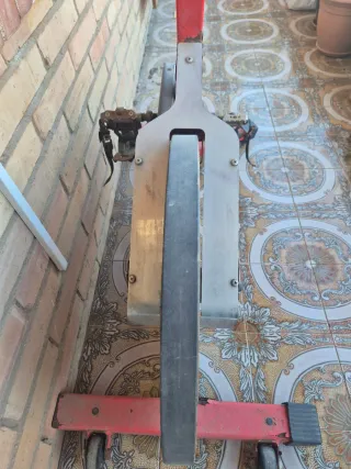 Bicicleta profesional Spinning Salter M744 Roja