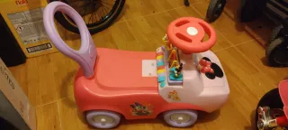 Correpasillos infantil rosa con volante
