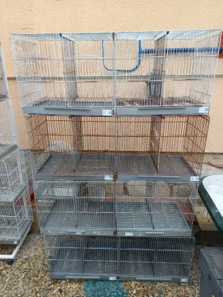 4 Jaula de metro para pájaros 72€ No envío.