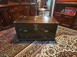 Arca / Bau em madeira - ótimo estado