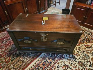 Arca / Bau em madeira - ótimo estado