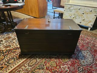 Arca / Bau em madeira - ótimo estado