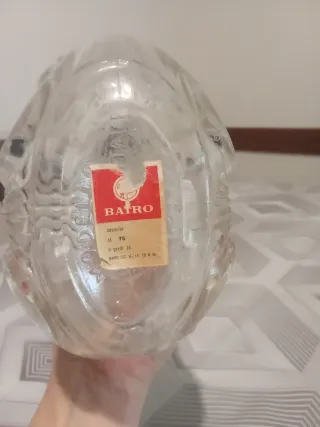 Bottiglia vintage vetro pressato con carattere