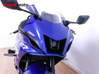 YAMAHA R7