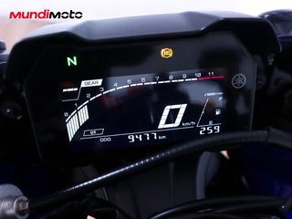 YAMAHA R7