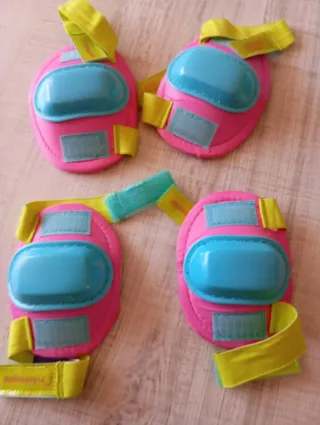 Patines infantiles rosas con ruedas.