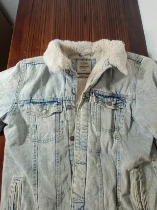 Chaqueta vaquera Pull&Bear forrada - Talla L