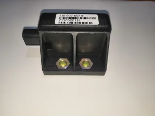 Sensor de viraje 1J0 907 657 B