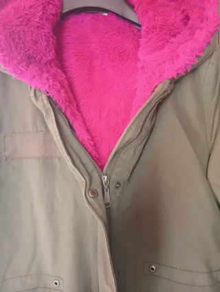 Parka estilo militar para mujer.