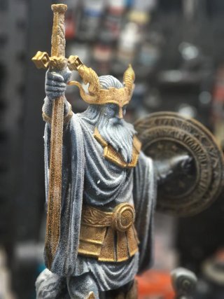 Estatua Odin Saint Seiya