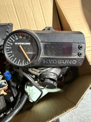 Despiece Hyosung Comet 650R Negra