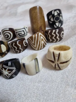 Lote de 14 anillos de diseño tribal