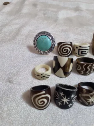 Lote de 14 anillos de diseño tribal