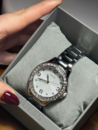 Relógio Guess Prateado e Branco com Cristais