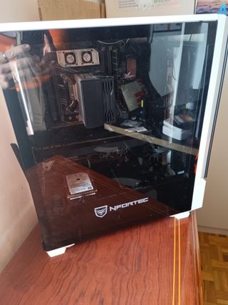 PC Gaming Blanco y Negro