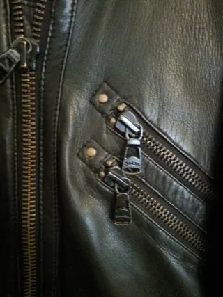 Casaco de Couro Preto/Verde Oliva