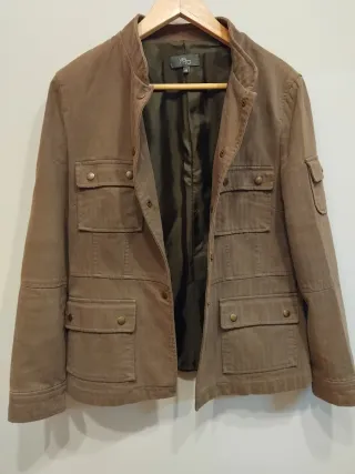 Chaqueta estilo militar